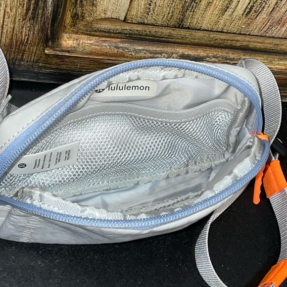 Lululemon Athletica Mini Belt Bag - Vapor VPOR release 2022 Rare - Picture 6 of 11
